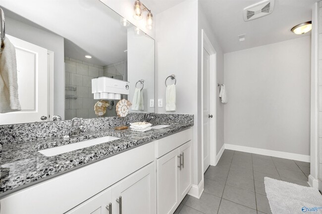 Building Photo - 134 Heritage Lakes Blvd