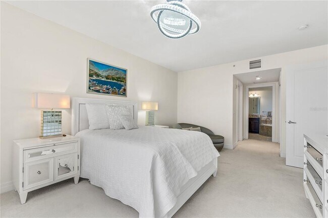 Building Photo - 331 Cleveland St