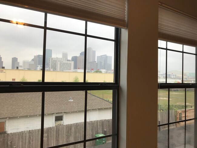 Building Photo - 1414 Emancipation Ave