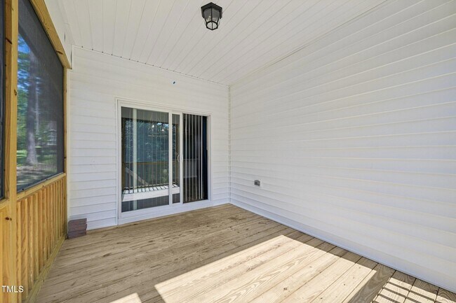 Building Photo - 133 Black Cloud Dr