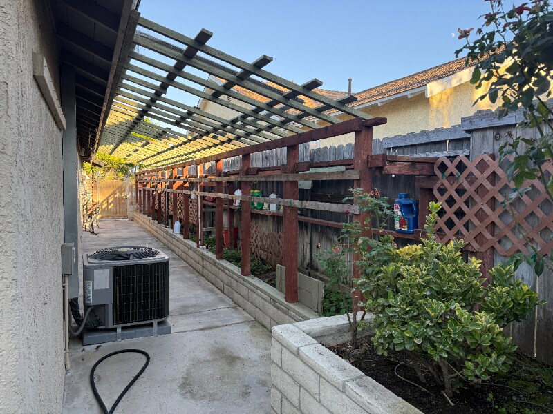 Building Photo - 14732 Brierwood Dr