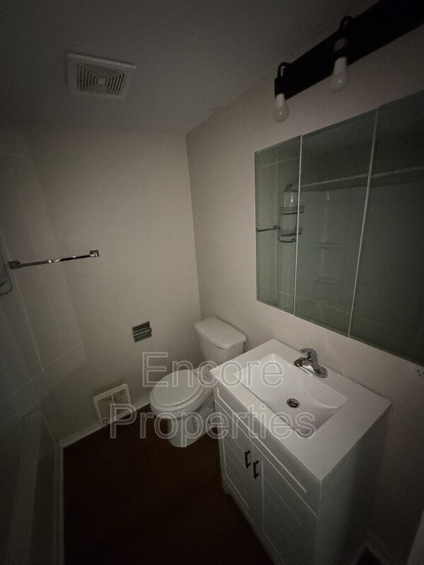 Building Photo - 2003 Burnett Ave