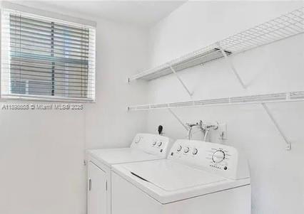 Building Photo - 1042 Sunflower Cir