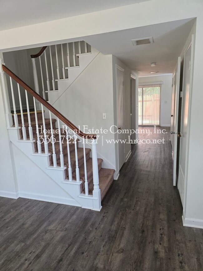 Building Photo - 1449 Brookwood Dr