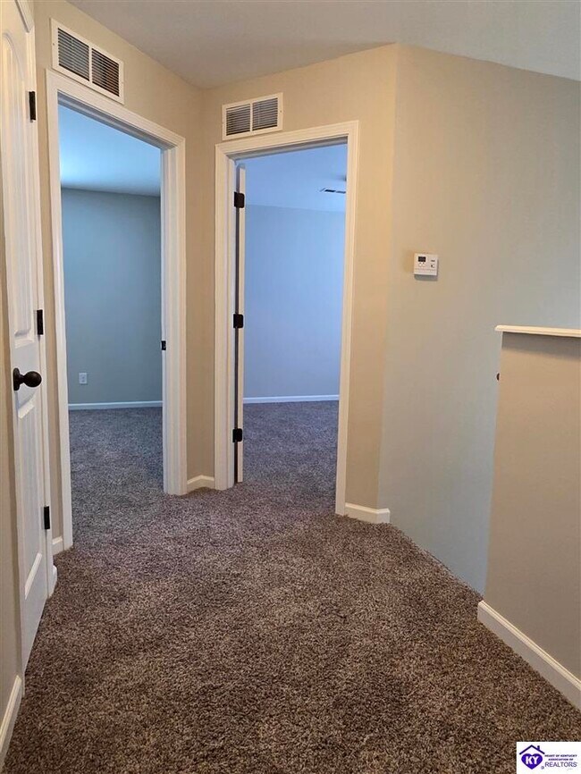 Building Photo - 158 Vineland Pkwy Dr