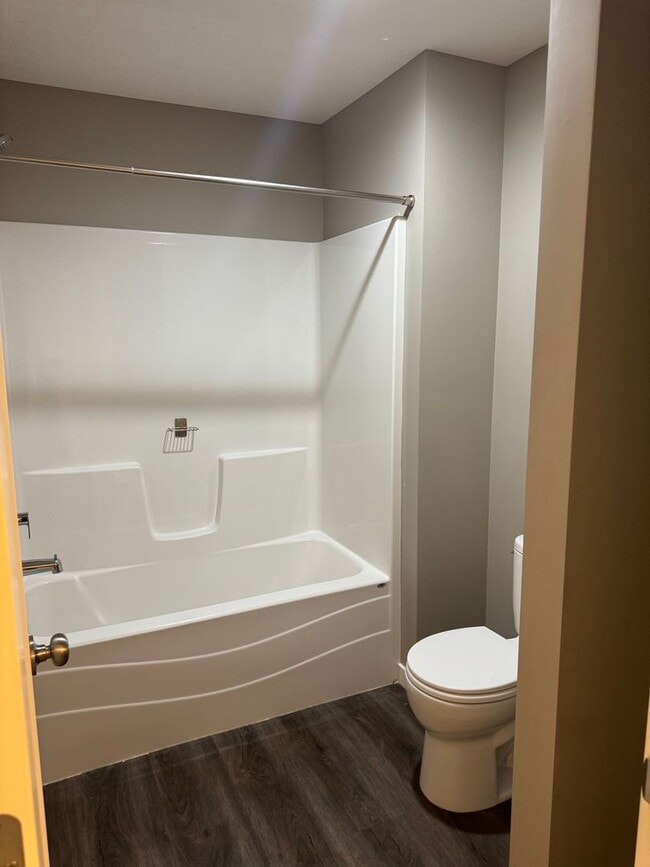 Building Photo - Spacious 4-Bedroom Townhome in Norris Scho...