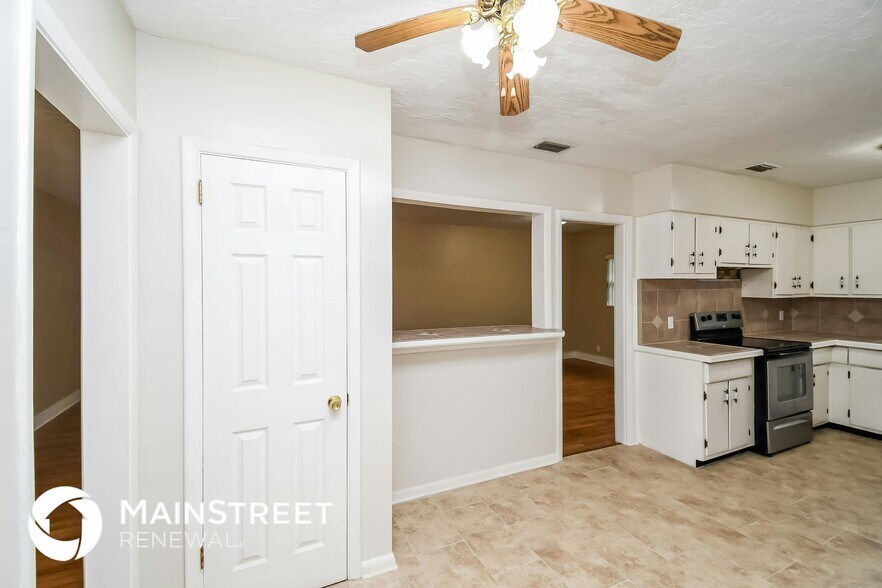 Building Photo - 2438 Kellow Cir