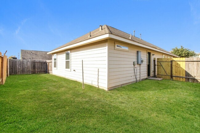 Building Photo - 6218 El Granate Dr