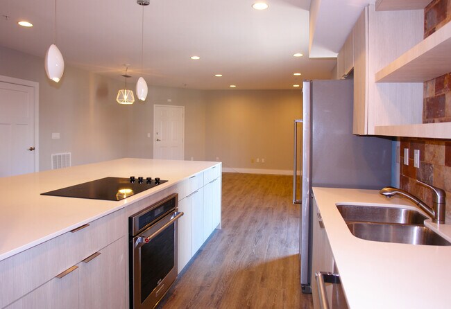 Building Photo - 4645 SE 11th Pl