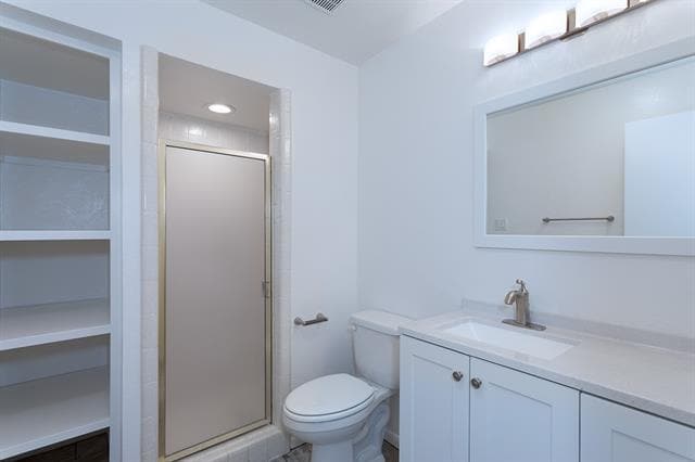 Building Photo - 7450 Holly Hill Dr