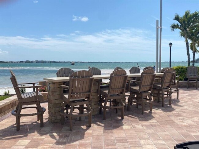 Building Photo - 845 S Gulfview Blvd