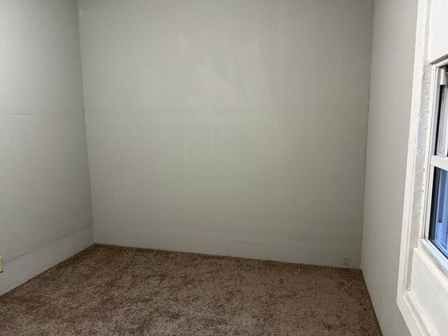 Building Photo - 1204 N Church St