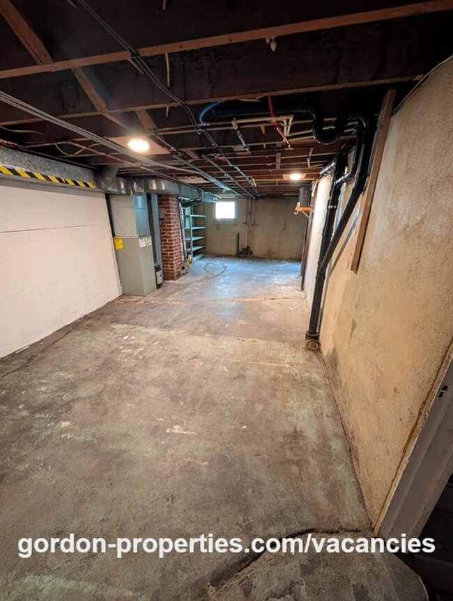 Building Photo - Saint Helens OR - downstairs 1 bedroom flat in duplex