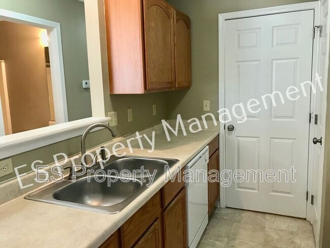 Building Photo - 6728 Garway Ln