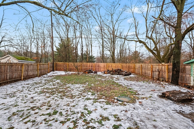 Building Photo - 1820 S Greenville Rd