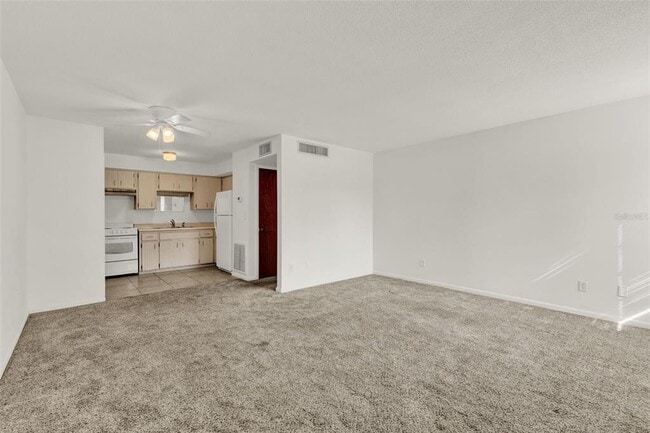 Building Photo - 75 Sunnyside Dr
