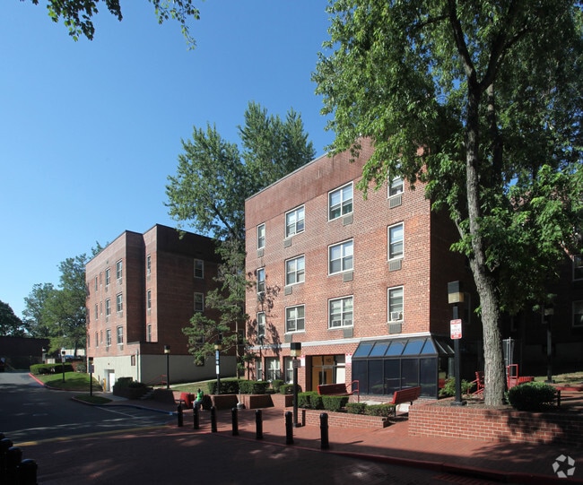 Woods Edge Apartments Hempstead, NY Apartment Finder