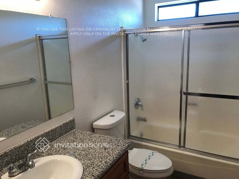 Building Photo - 4102 N 85th Dr