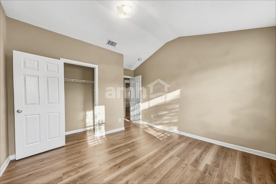 Building Photo - 369 Hidden Creek Ln