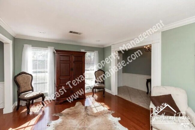 Building Photo - 6030 Zenith St