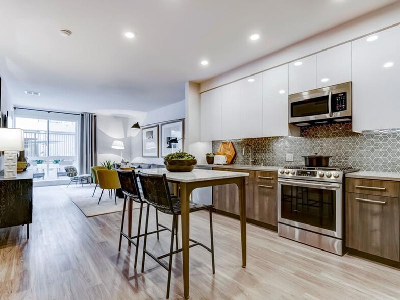 Building Photo - 4984 El Camino Real