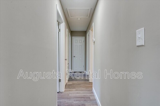 Building Photo - 3638 Madrid Dr N