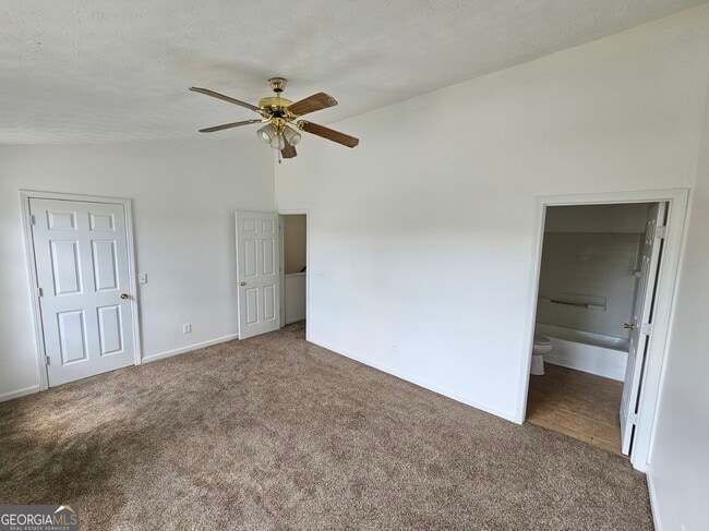 Building Photo - 5821 Strathmoor Manor Cir