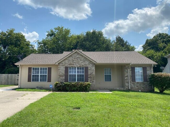Building Photo - Beautiful Renovated House in North Nashville - Fenced in Yard!