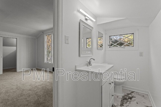 Building Photo - 4560 E Williamsburg Rd