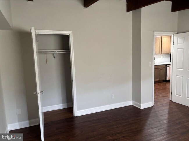 Building Photo - 5505 Karen Elaine Dr