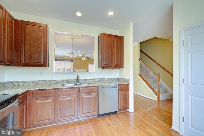 Building Photo - 105 Polo Way
