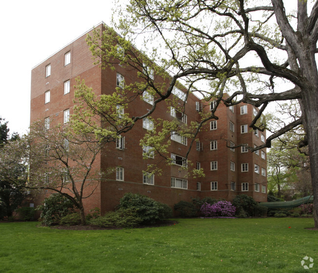Primary Photo - Beacon Hill Towers