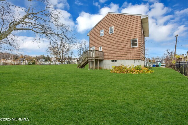 Building Photo - 234 Beach Ave