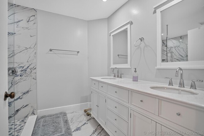 Building Photo - 65 Pelican Pointe Dr