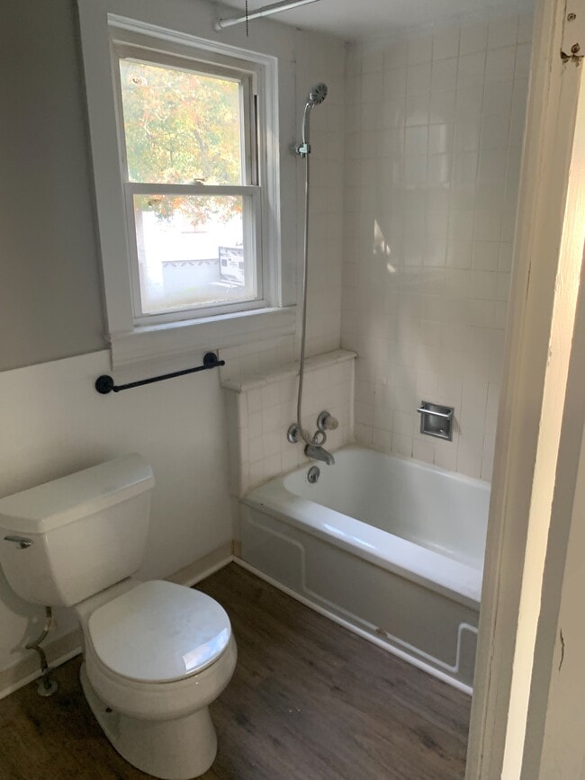 Building Photo - 13 S Main St