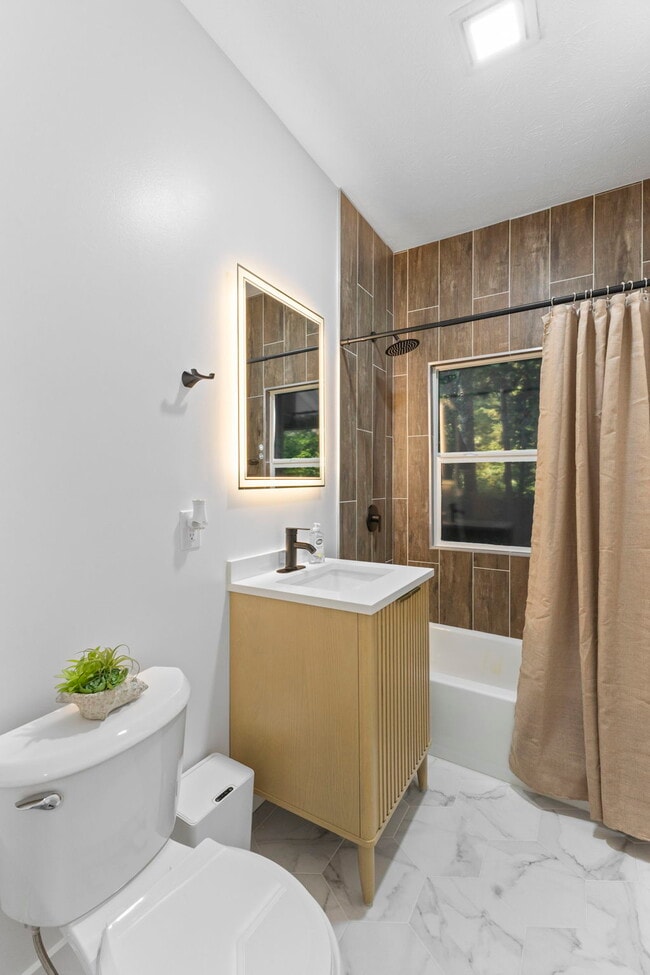 Building Photo - 3750 Totem Ln