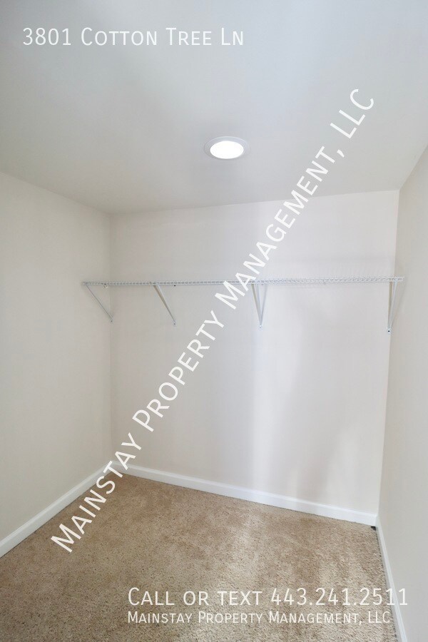 Building Photo - Beautiful 5 Bedroom SFH in Family Friendly...