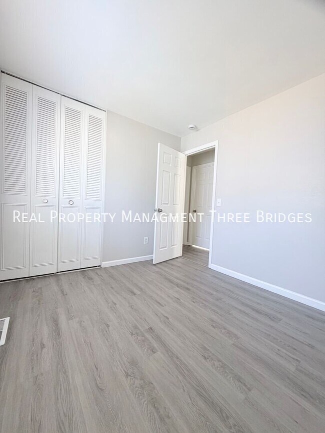 Building Photo - 5247 Ville Anita Ct