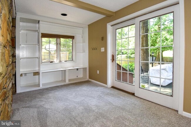 Building Photo - 6127 Brook Dr
