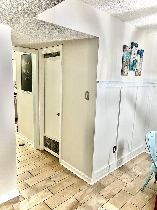 Building Photo - 1809 Crooked Pine Dr