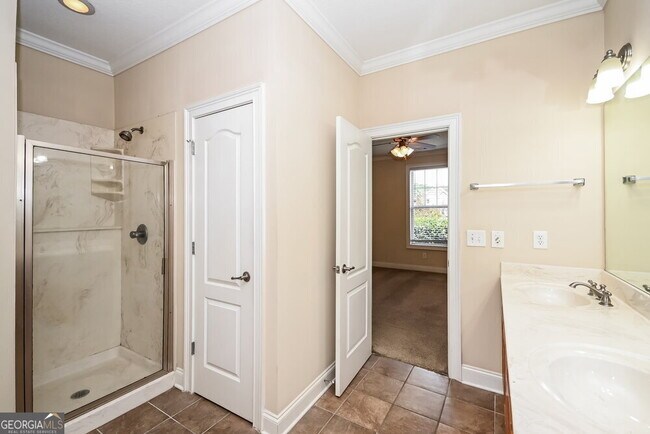 Building Photo - 14 Courtyard Ln