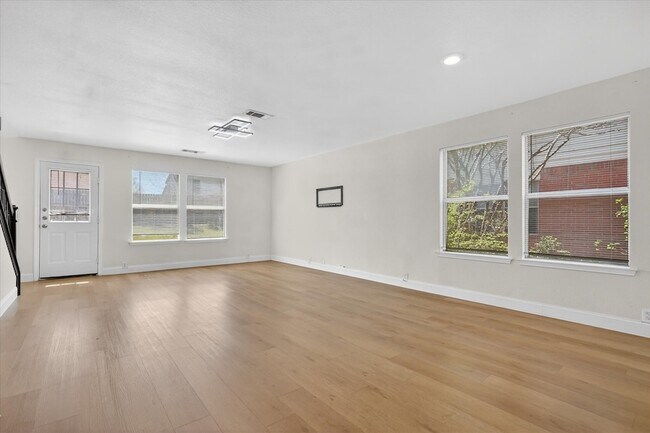 Building Photo - 9108 Tumbleweed Dr