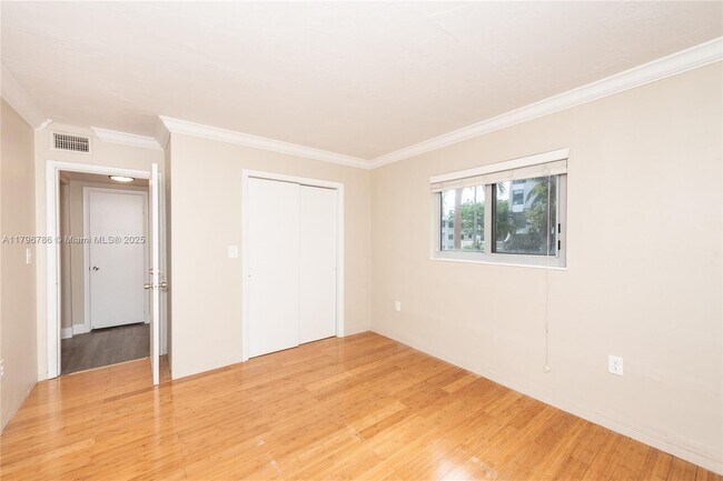 Building Photo - 201 Galen Dr