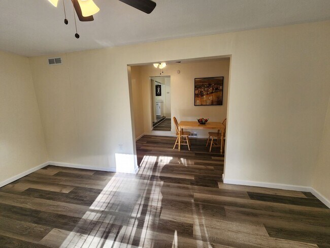 Building Photo - Beautiful remodeled 3BR, 1.5 Bth with garage and fenced backyard with newer stainless appliances