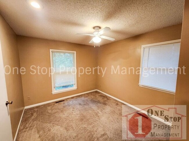 Building Photo - Great 3 bedroom, 2 bath home in Independence!