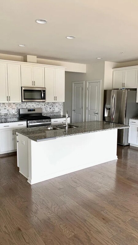 Building Photo - 7 Locust Ln