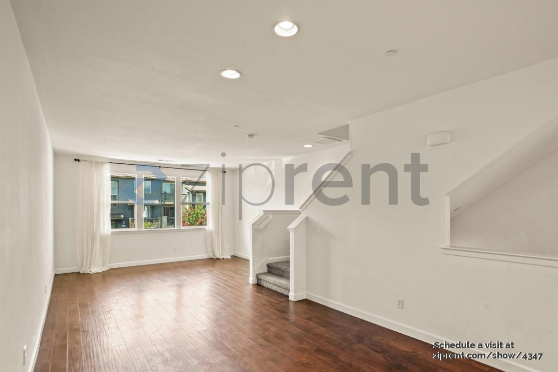 Building Photo - 960 Highland Terrace