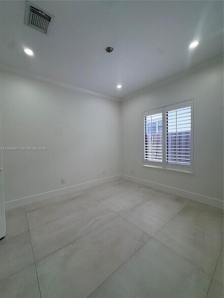 Building Photo - 8932 NW 149th Ter