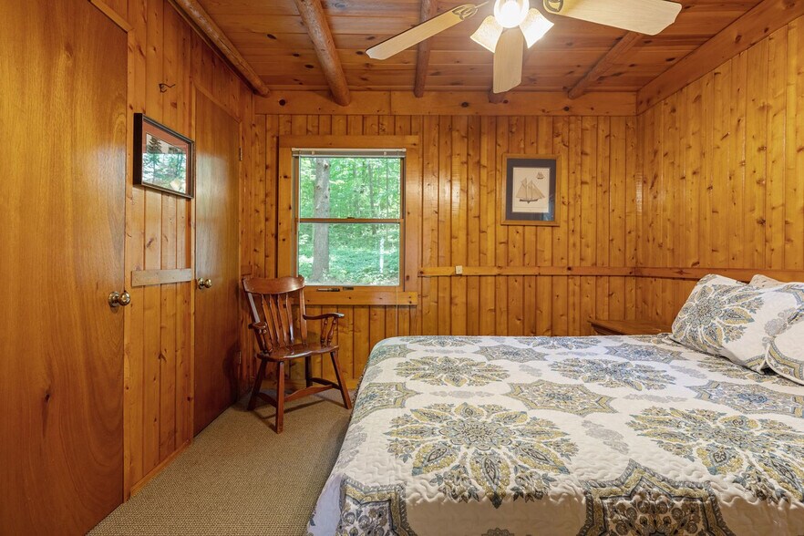 Building Photo - 19899 Skunk Hollow Dr