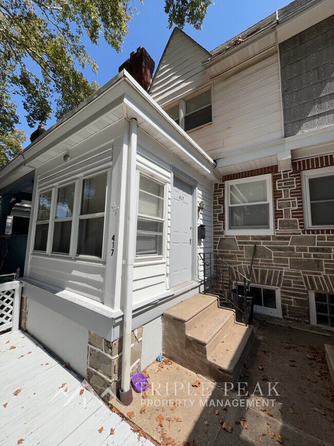Building Photo - 417 Croyden Rd